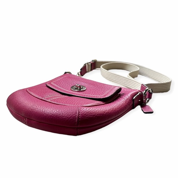 Adorable Coach Swing Pack Convertible Fuchsia Pink Pebbled Leather Crossbody Bag - Picture 6 of 8